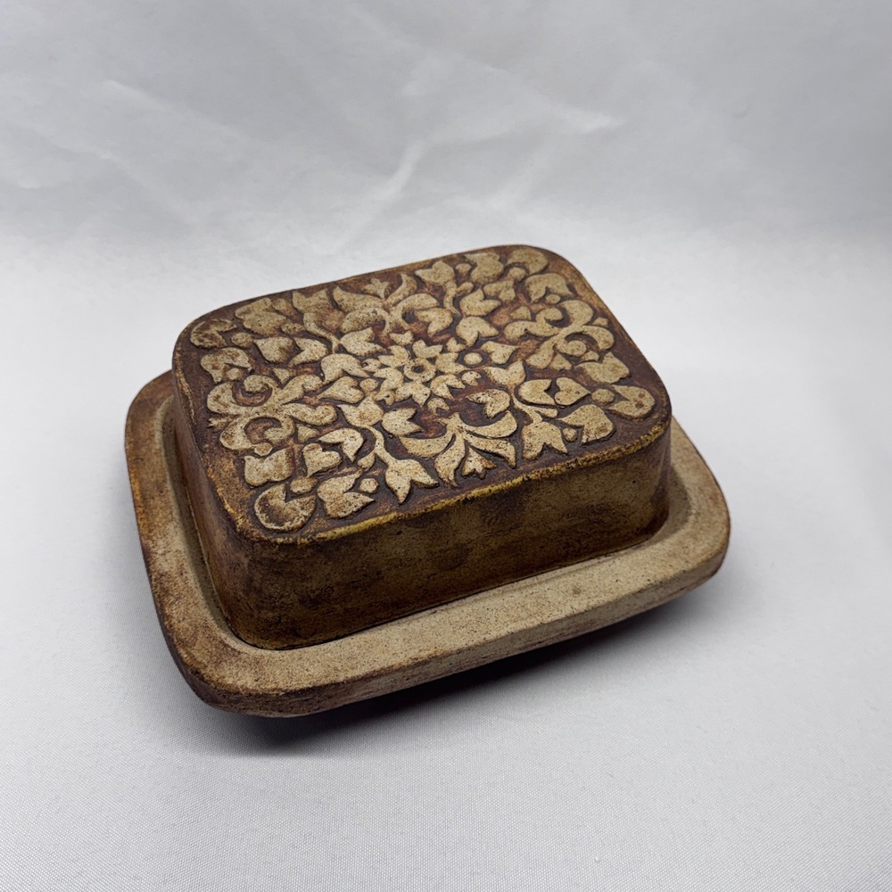 Unbranded Ceramic Butter Dish Unisex OS Brown Floral Embossed Rustic Farmhouse